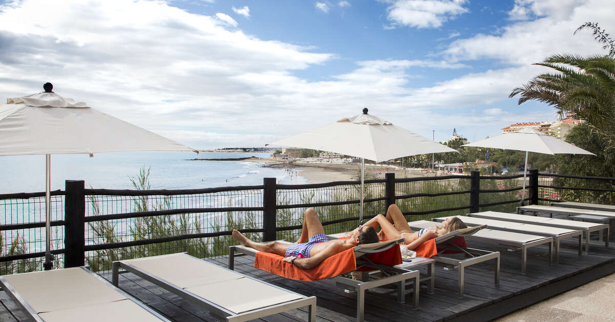 Een foto van het terras bij Appartementen Buganvilla