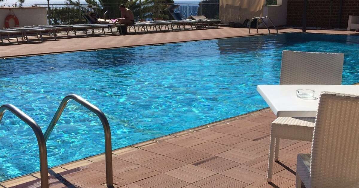 Een foto van het zwembad bij Hotel Villa Esperia