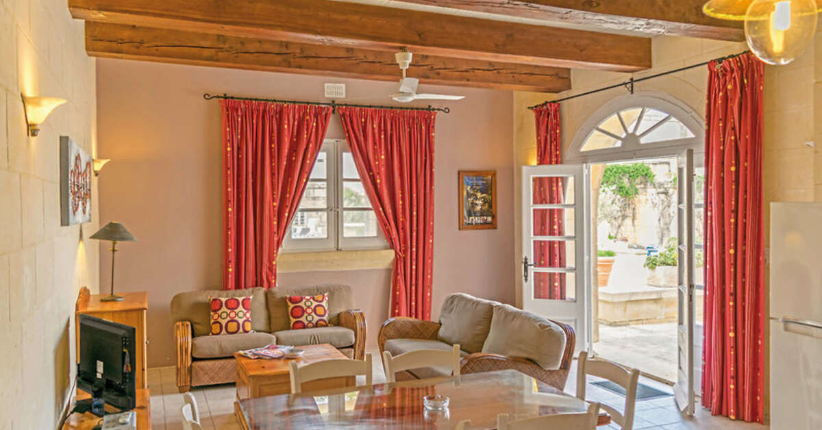 Een foto van het interieur van Villagg Tal Fanal