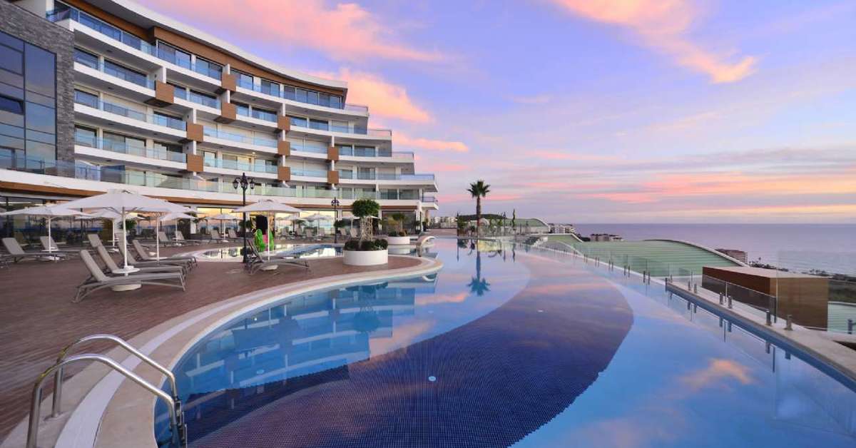 Een foto van het zwembad bij Elite Luxury Suite & Spa