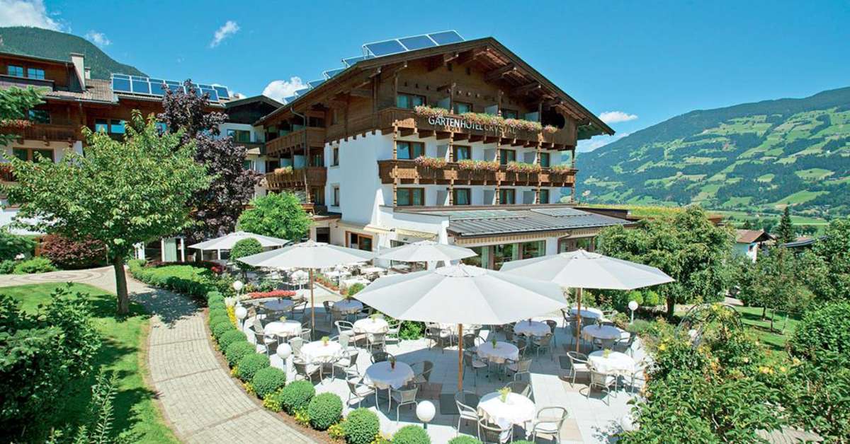 Een foto van een overzicht van Hotel Crystal