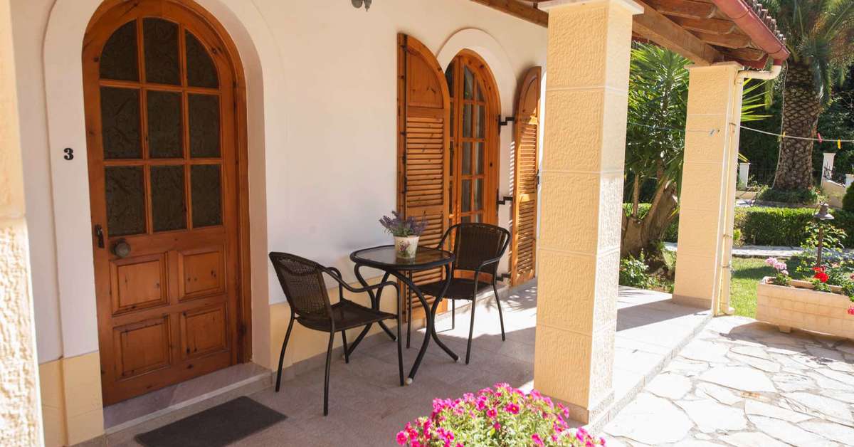 Ein Foto von der Terrasse im Villa Violetta