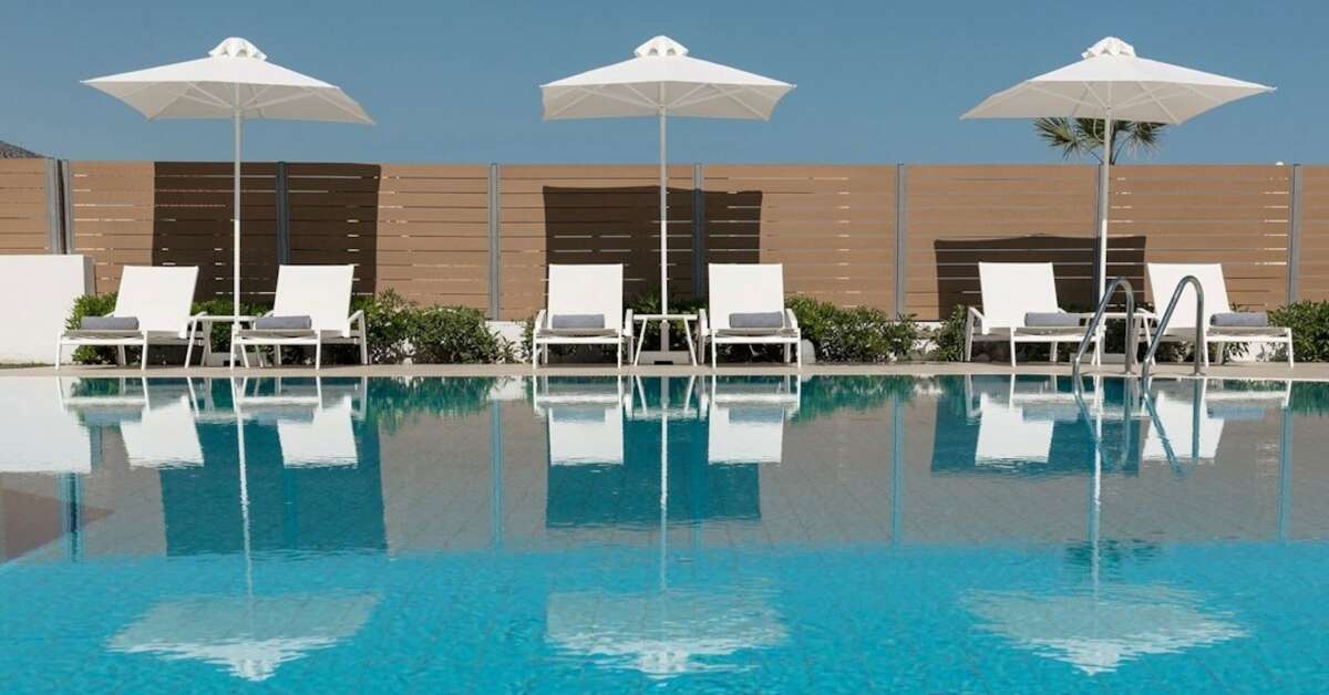Een foto van het zwembad bij Akrogiali Beach Hotel