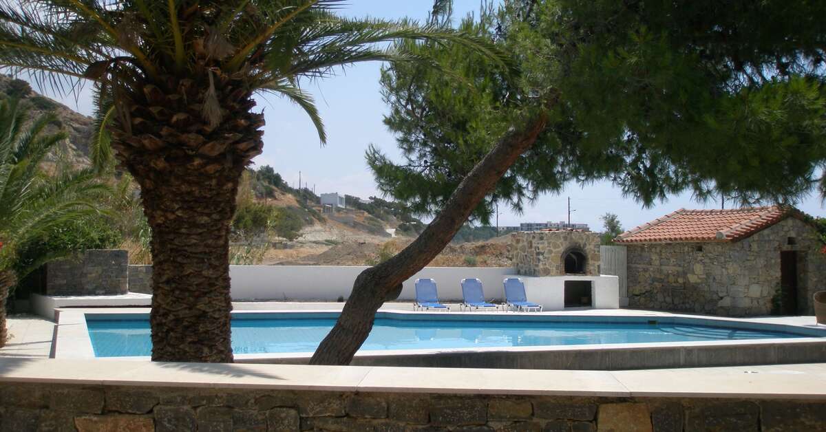 Een foto van het zwembad bij Avra Beach