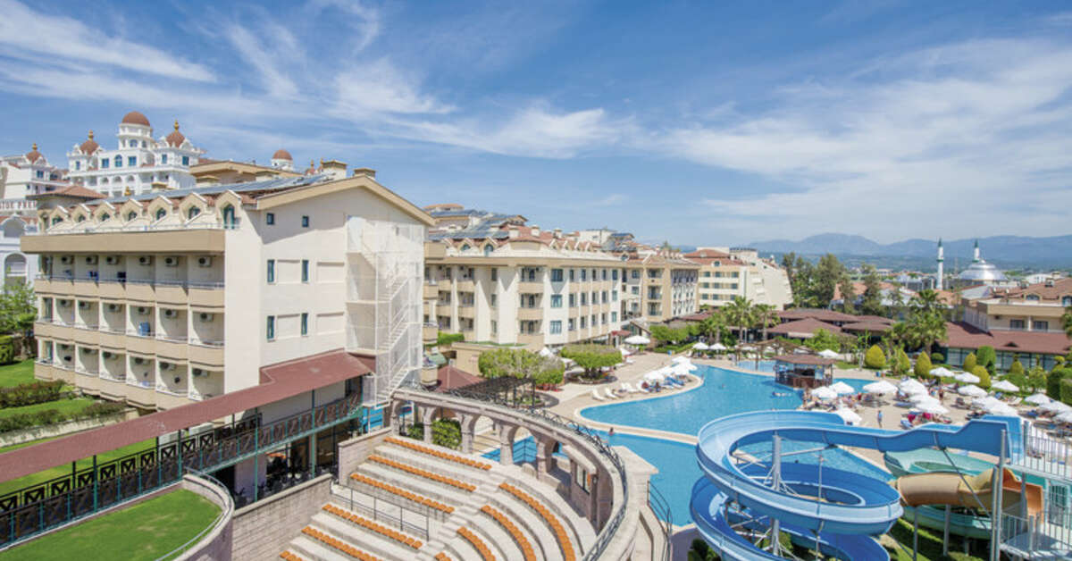 Ein Foto vom Pool im Grand Seker Hotel