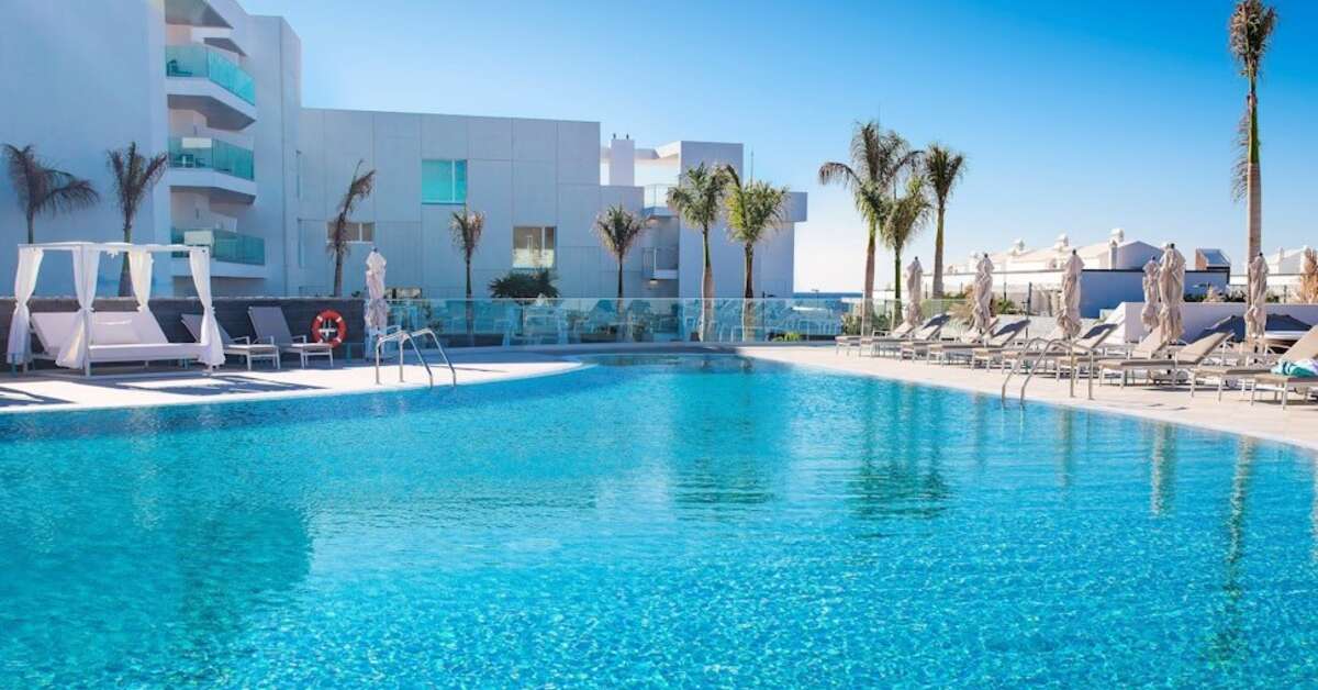 Een foto van het zwembad bij Lava Beach