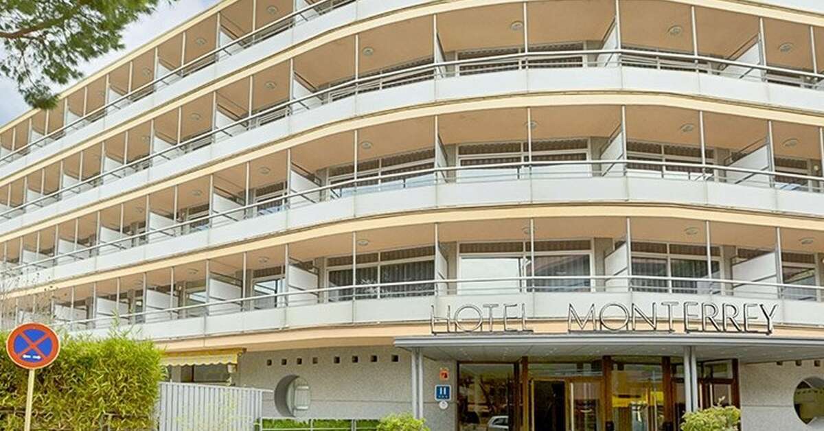 Een foto van de buitenkant van Hotel Monterrey
