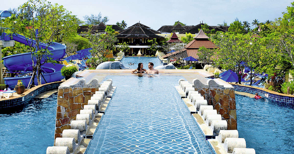 Een foto van het zwembad bij Centara Seaview Resort Khao Lak