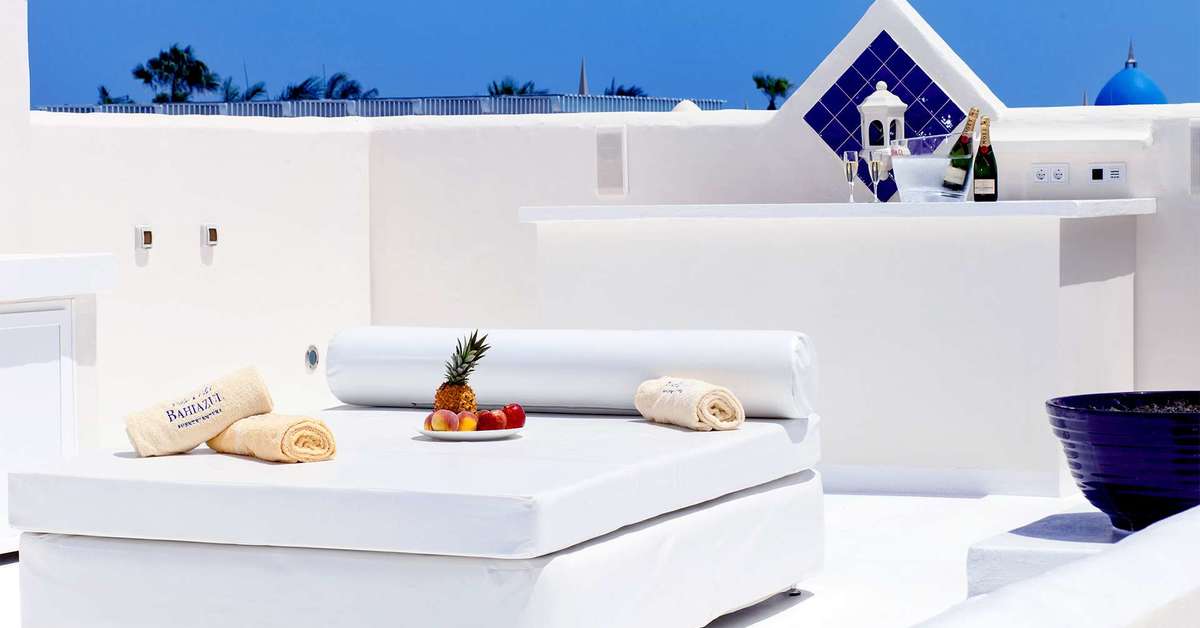 Een foto van het terras bij Villas & Clubs Bahiazul
