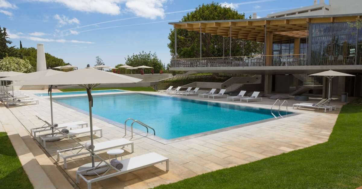 Een foto van het zwembad bij Ozadi Tavira Hotel