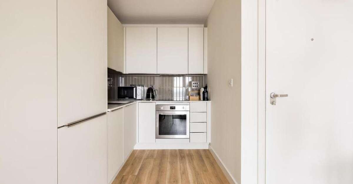 Een foto van Charles Hope London Croydon