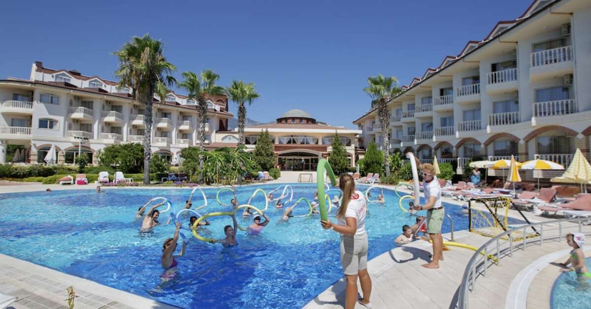 Een foto van het zwembad bij Larissa Sultans Beach