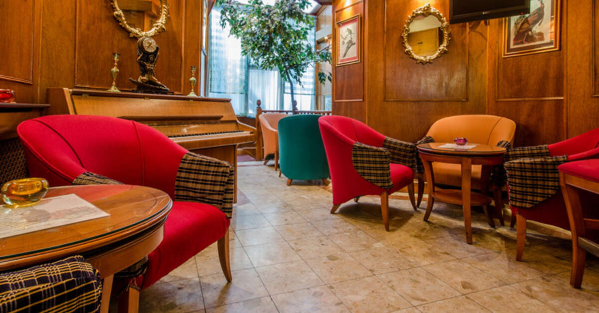Een foto van La Place Hotel