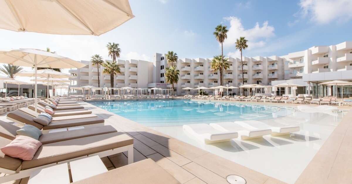 Een foto van het zwembad bij Hotel Garbi Ibiza & Spa