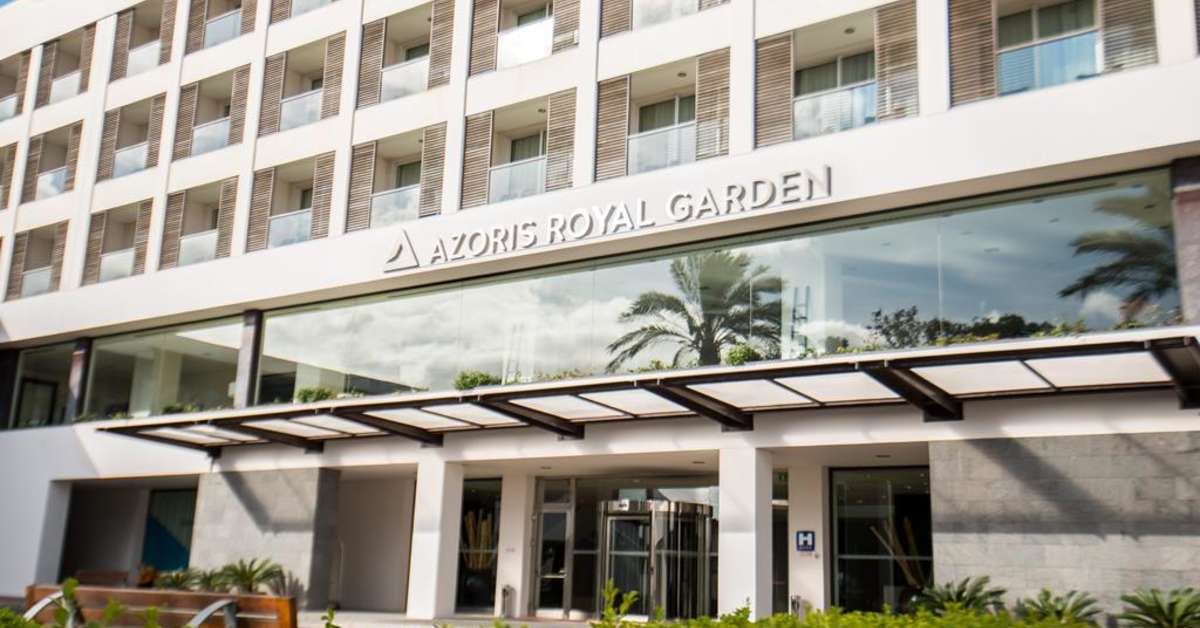 Een foto van de buitenkant van Azoris Royal Garden Hotel