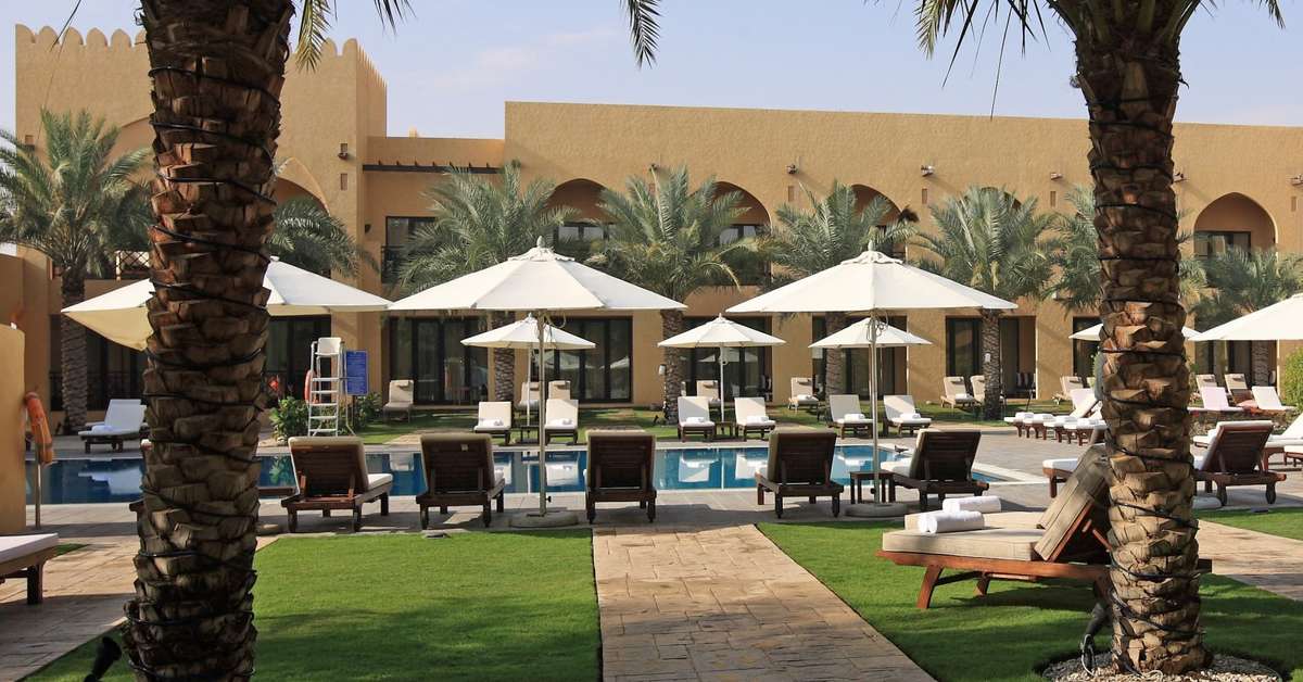 Een foto van het zwembad bij Aldhafra Resort