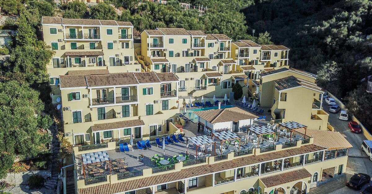 Ein Foto von der Außenansicht des Corfu Aquamarine Hotel