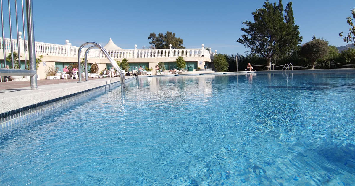 Een foto van het zwembad bij Sandos Benidorm Suites