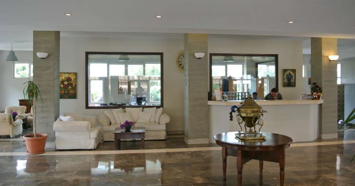 Een foto van het interieur van Begonville Hotel