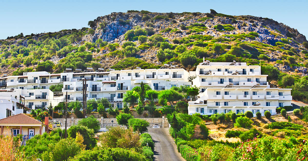 Ein Foto von der Außenansicht des Semiramis Village Hotel
