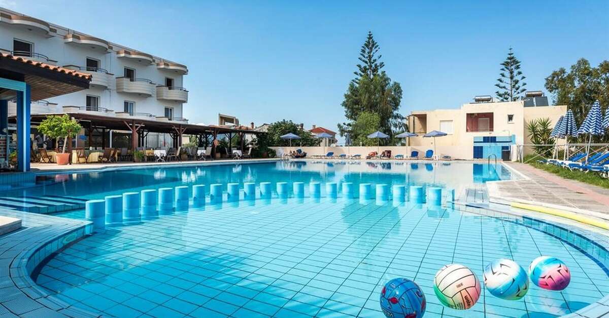 Een foto van het zwembad bij Dore Hotel