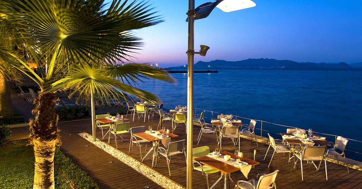 Een foto van het terras bij Kos Divine hotel & Suites