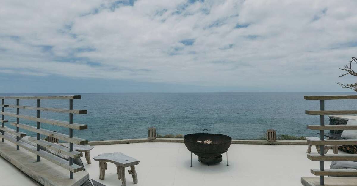 Een foto van het terras bij White Exclusive Suites & Villas