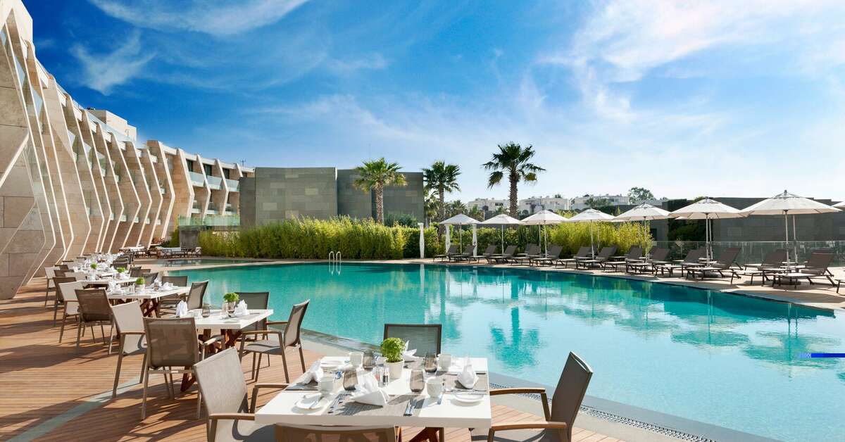 Ein Foto vom Pool im Swissotel Resort Bodrum Beach