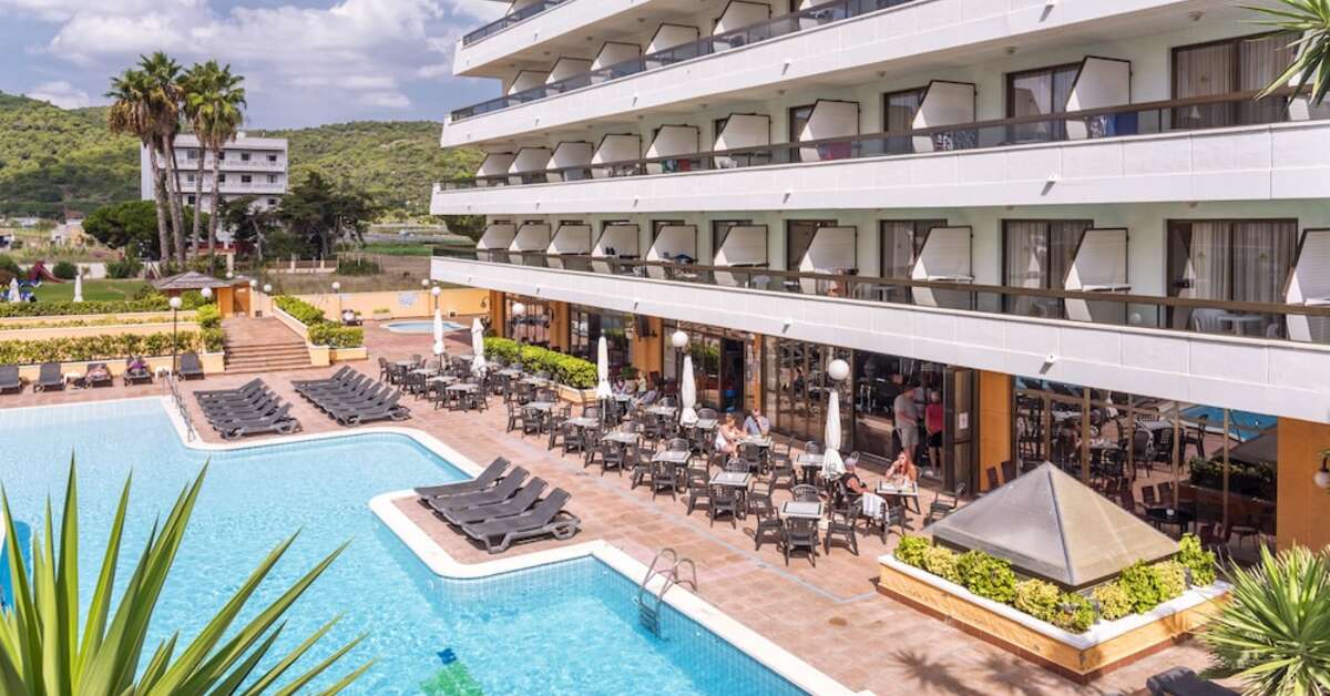 Een foto van het zwembad bij Hotel Tropic Park
