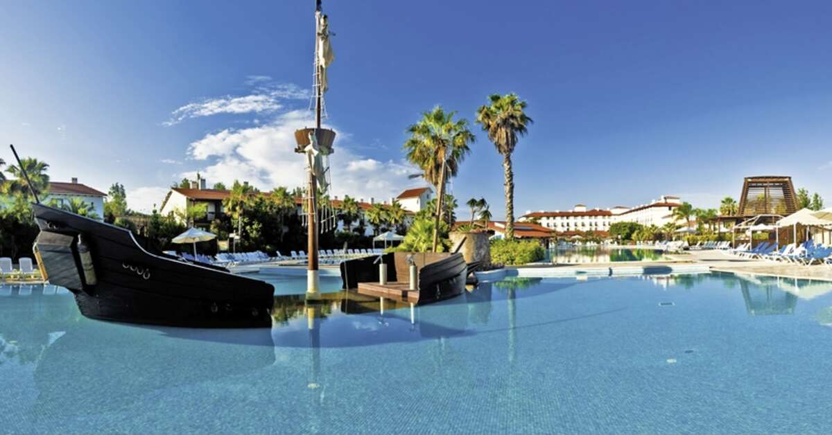 Een foto van het zwembad bij PortAventura Hotel El Paso