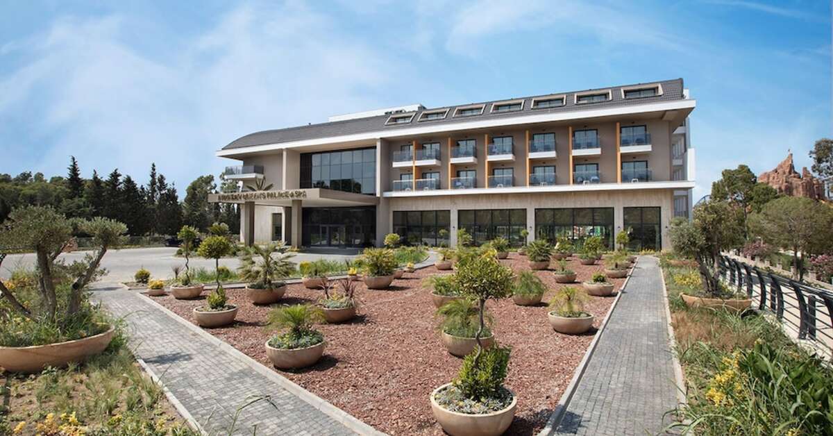 Een foto van de buitenkant van Aydinbey Queen's Palace & Spa