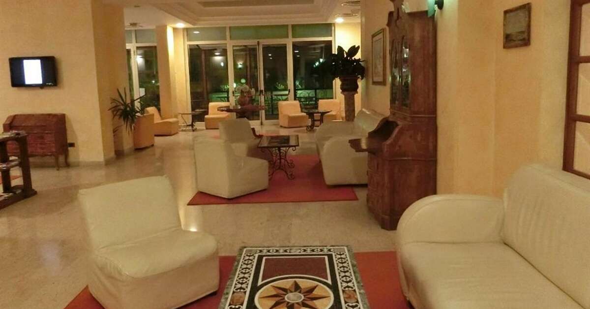 Een foto van het interieur van Hotel Villa Esperia