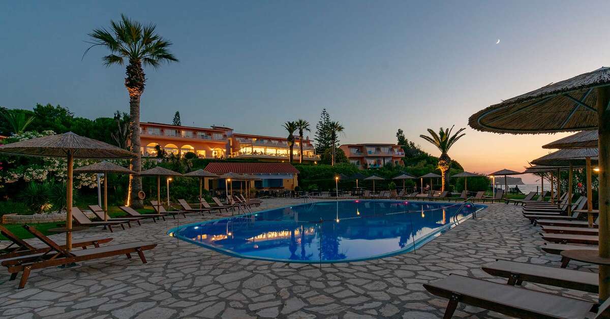 Een foto van het zwembad bij Hotel Ibiscus Corfu
