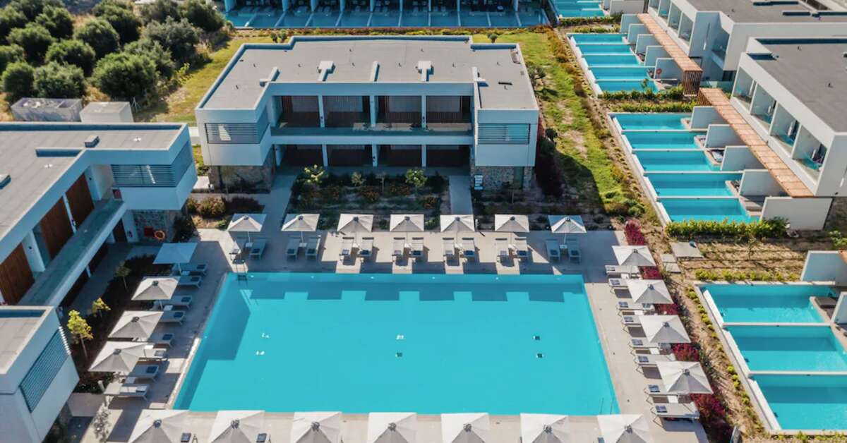Een foto van het zwembad bij Gennadi Grand Resort