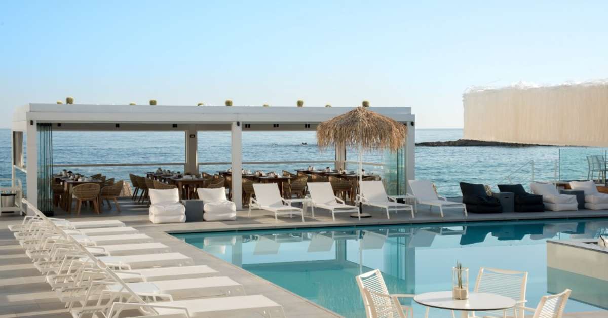 Een foto van het zwembad bij Enorme Ammos Beach Hotel