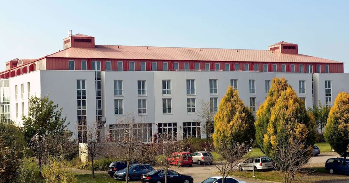 Een foto van de buitenkant van Congress Hotel Weimar by Mercure