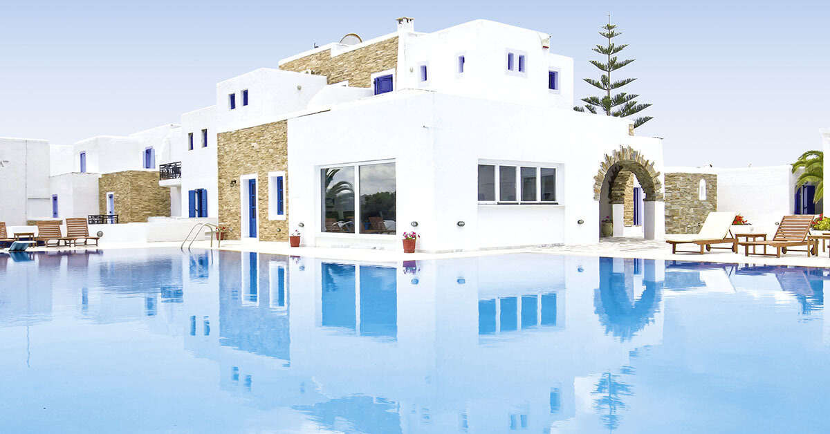 Een foto van het zwembad bij Naxos Holidays