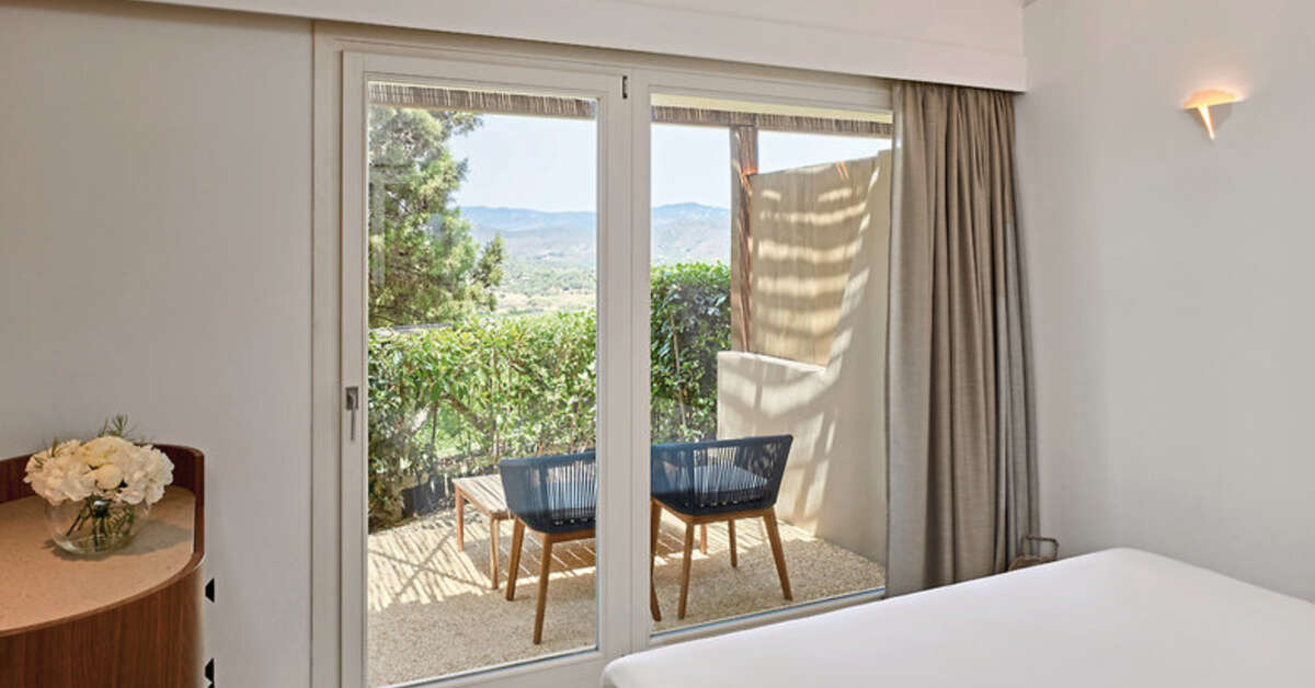Een foto van Baia di Chia Resort Sardinia Curio Collection by Hilton