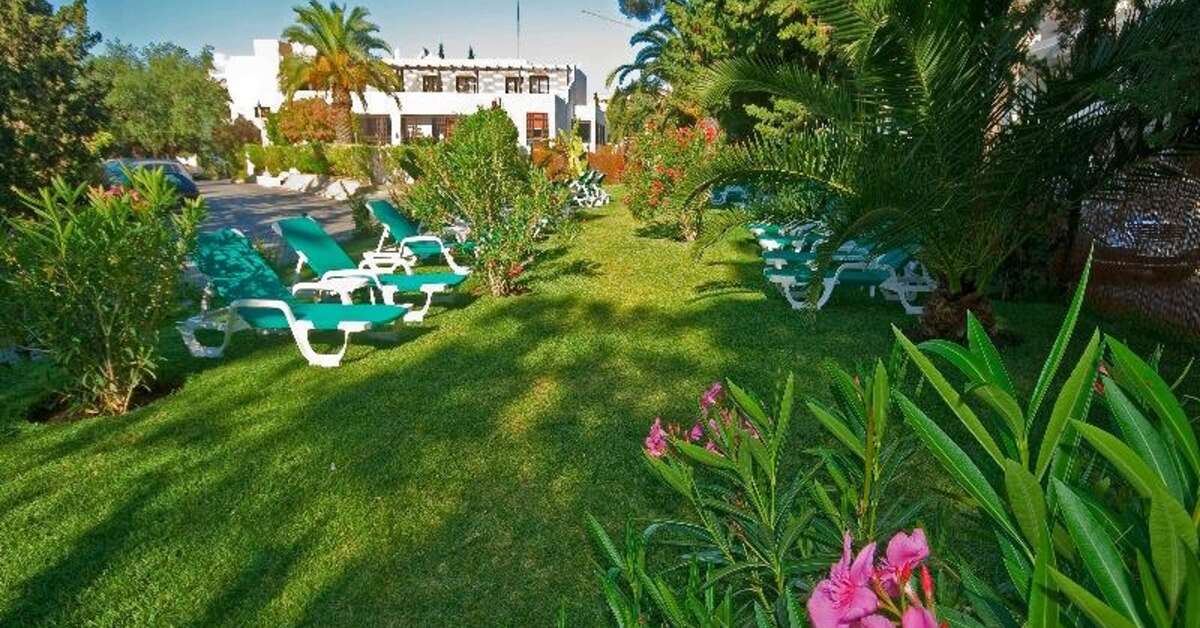 Een foto van het terras bij Hotel Balaia Mar