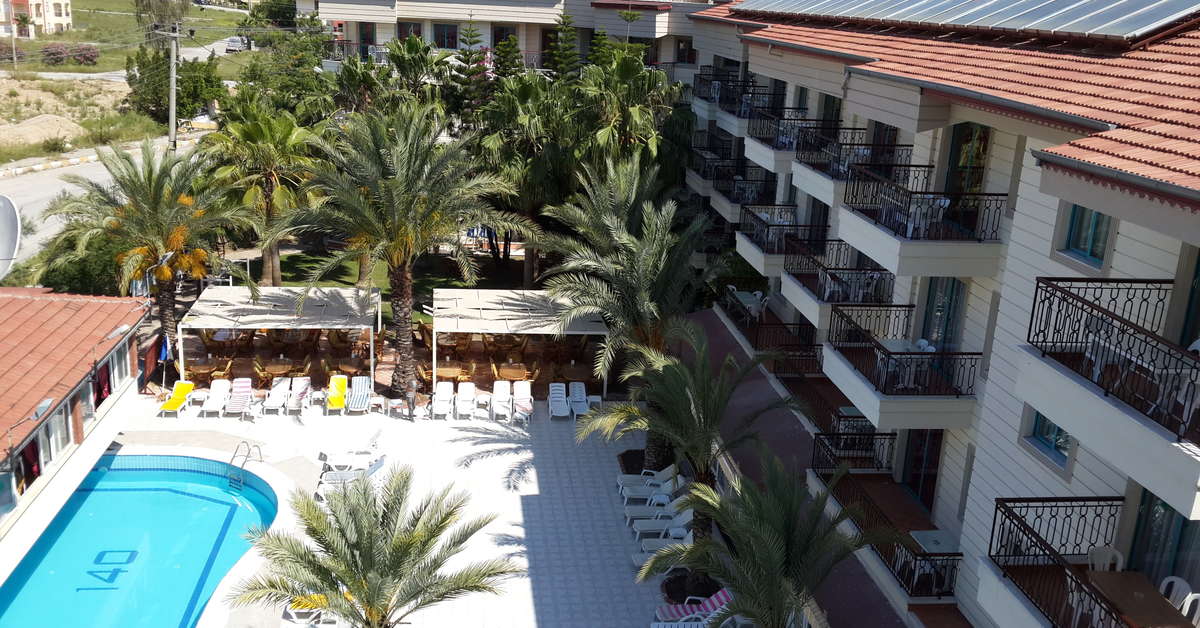 Een foto van het zwembad bij Cinar Family Suite Hotel