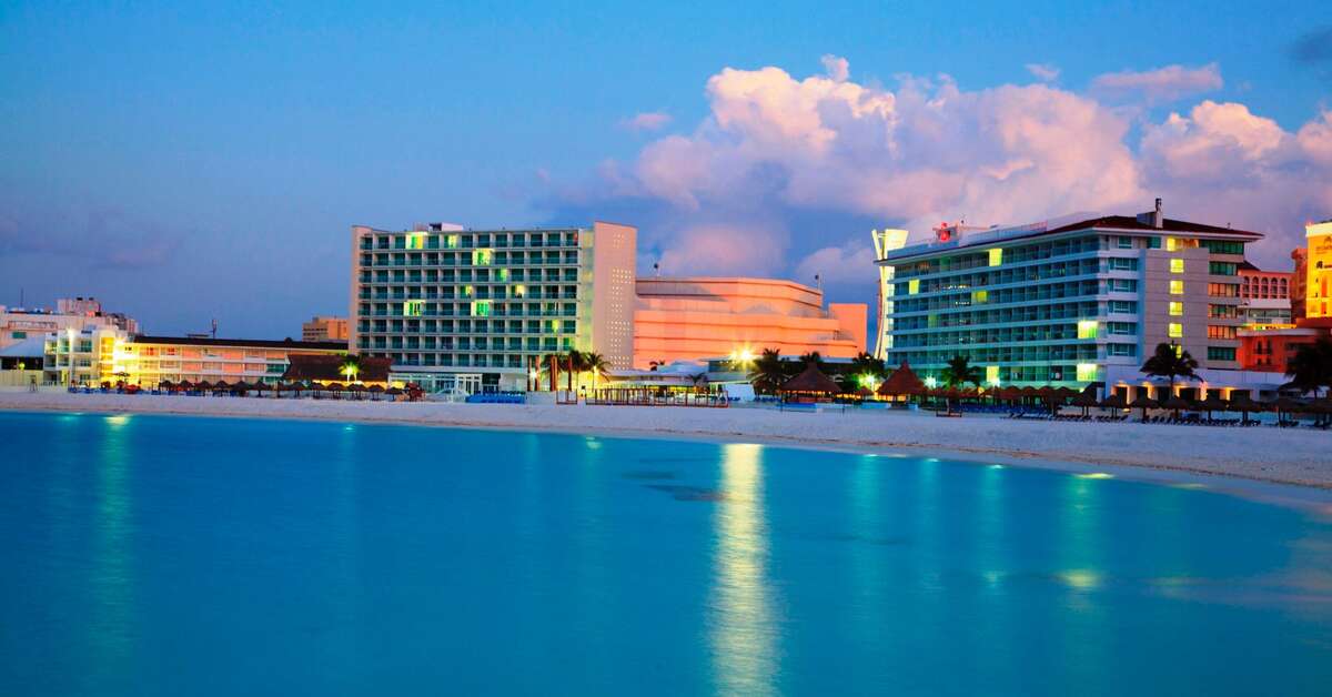 Een foto van de buitenkant van Krystal Cancun