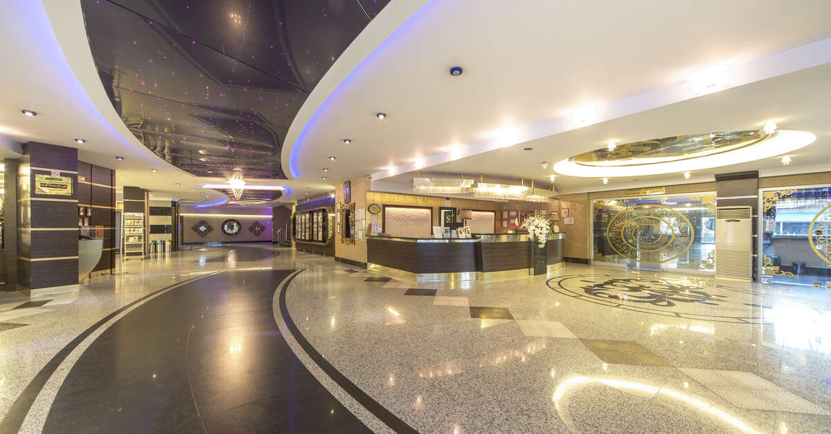 Een foto van het interieur van Doganay Beach Club
