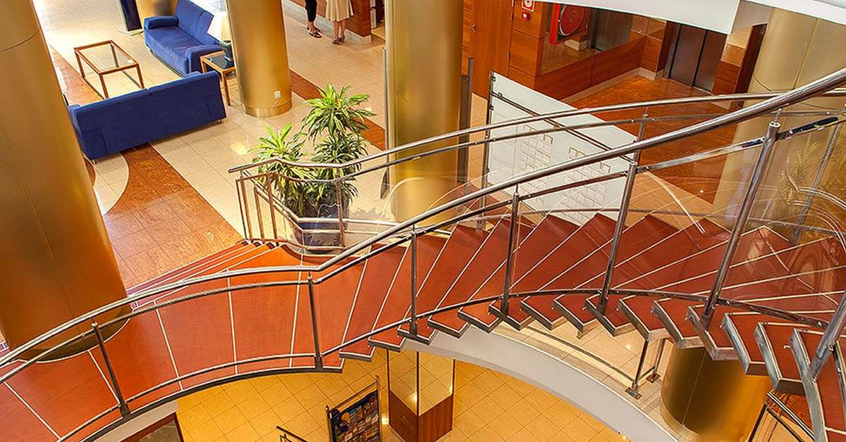 Een foto van het interieur van RH Victoria