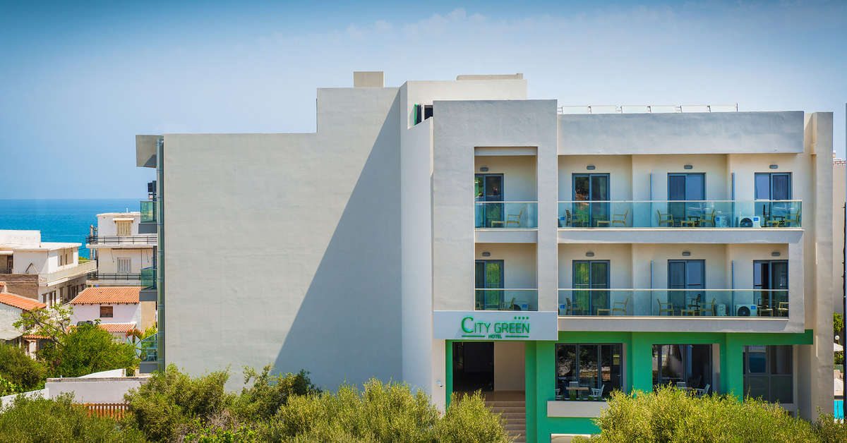 Een foto van de buitenkant van City Green Hotel