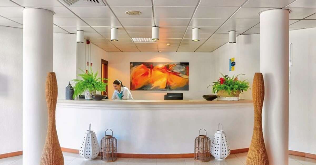 Een foto van het interieur van Hotel Torre Praia