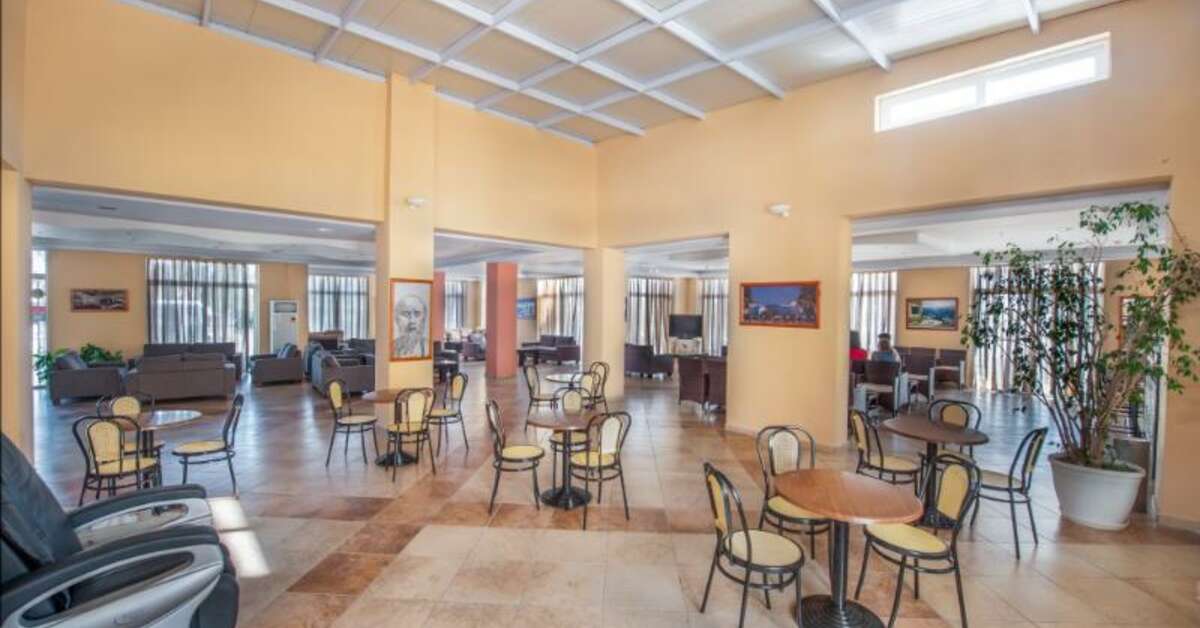 Een foto van het interieur van Aegean Bay Hotel