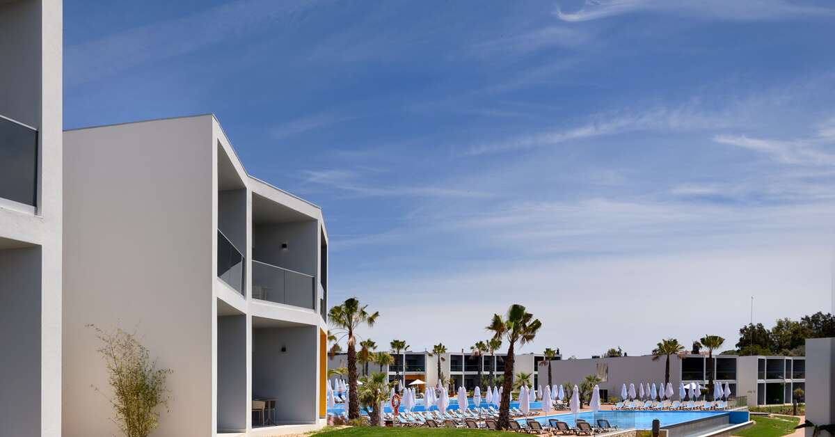 Een foto van het zwembad bij Tivoli Alvor Algarve Resort