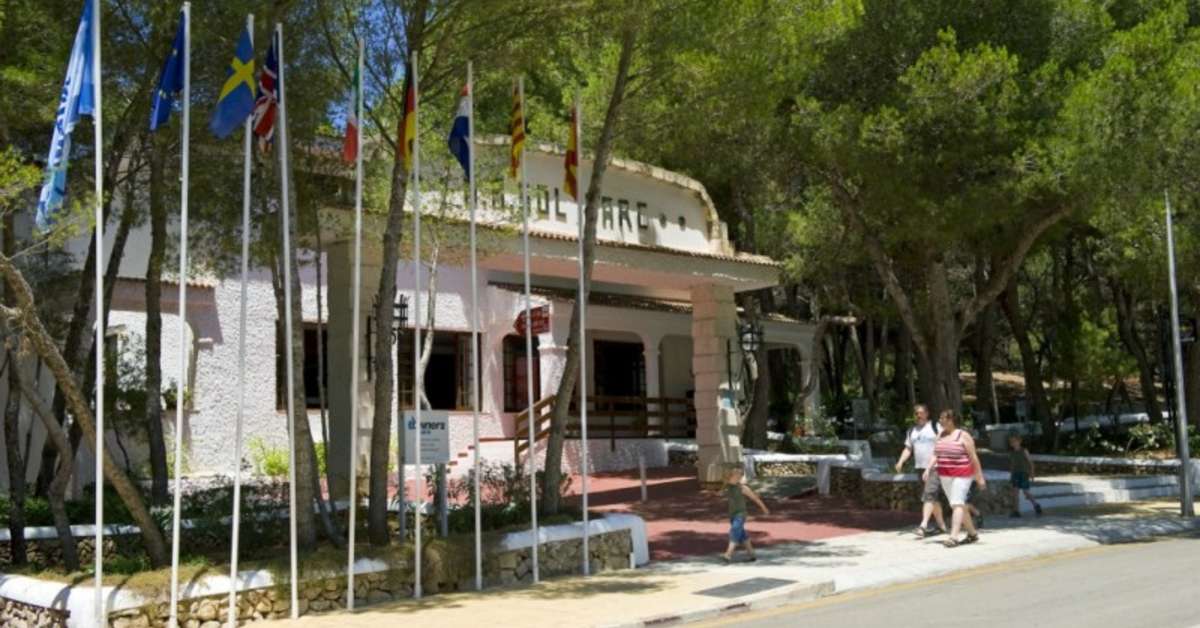 Een foto van de buitenkant van Sol Parc Aparthotel