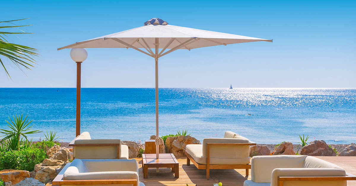 Ein Foto von der Terrasse im Elysium Resort & Spa