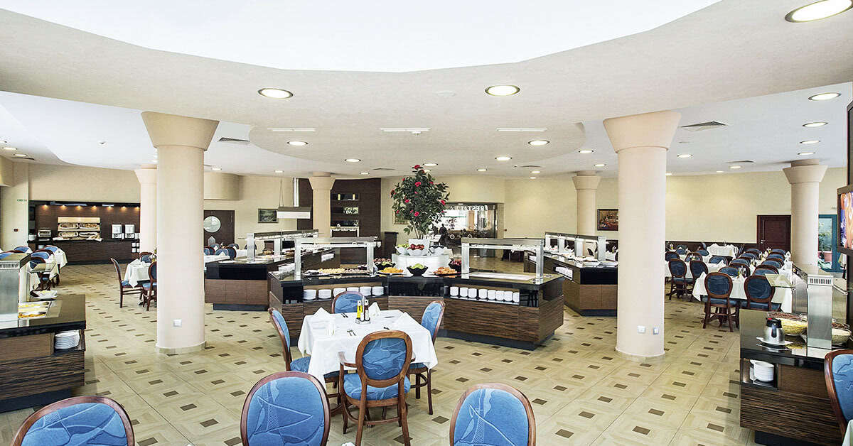 Een foto van het interieur van Marina Grand Beach Hotel